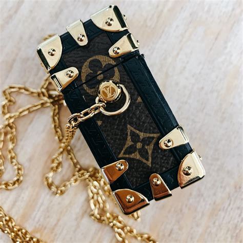 airpods louis vuitton prezzo|louis vuitton airpods case real.